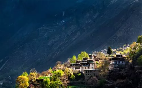 甲居藏寨旅游景点介绍
